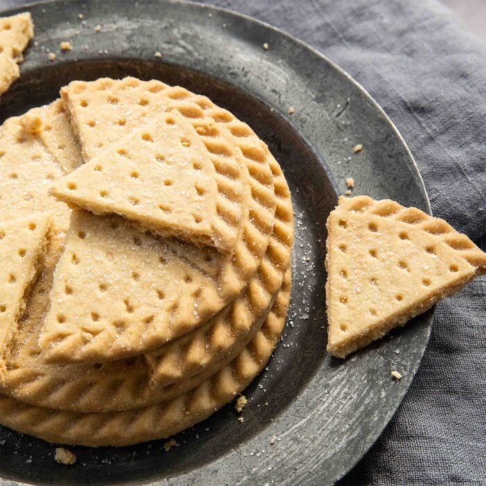 Walkers Petticoat Tails Shortbread - 150g - Image 2