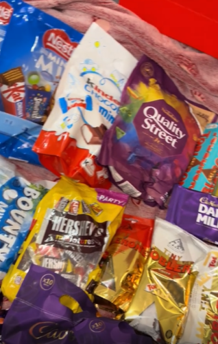 Snickers, M&M'S, 3 Musketeers & Twix Full Size Chocolate Candy Bars Variety Mix, 53.68-Ounce 30-Count Box photo review