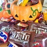 Snickers, M&M'S, 3 Musketeers & Twix Full Size Chocolate Candy Bars Variety Mix, 53.68-Ounce 30-Count Box photo review